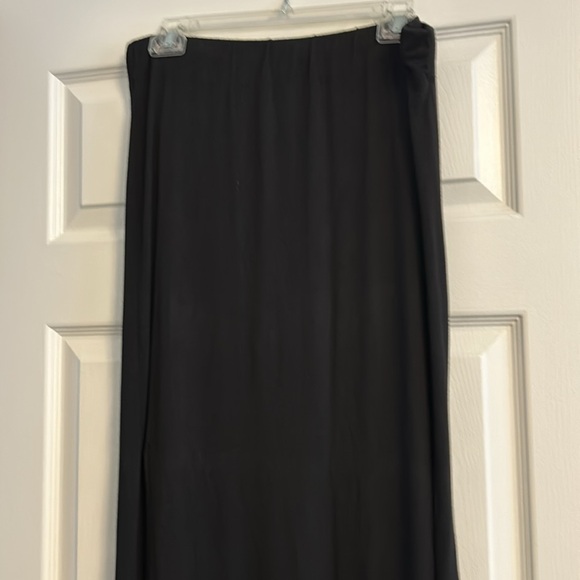 Revolution straight black skirt - Picture 2 of 3